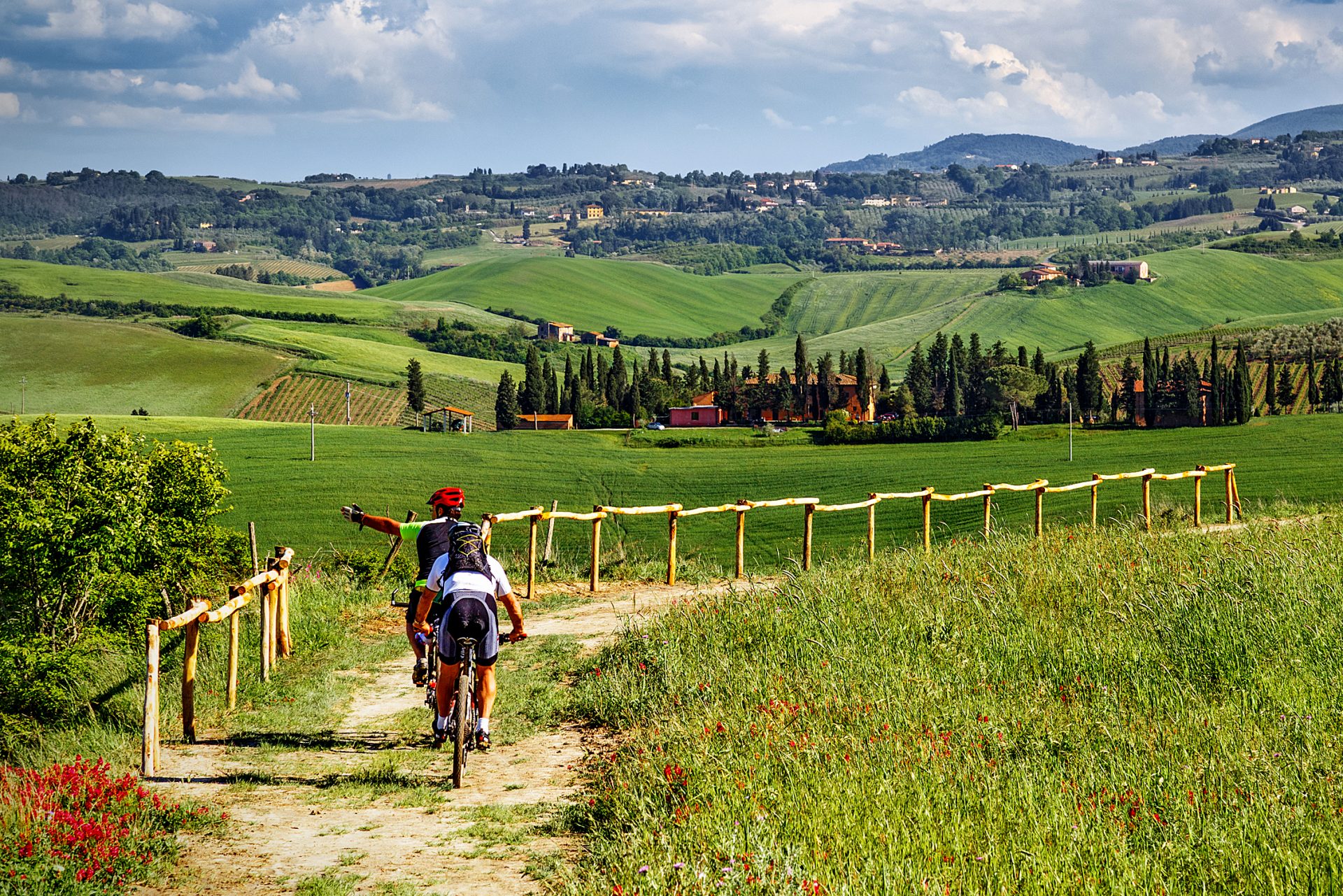 bike trips in tuscany