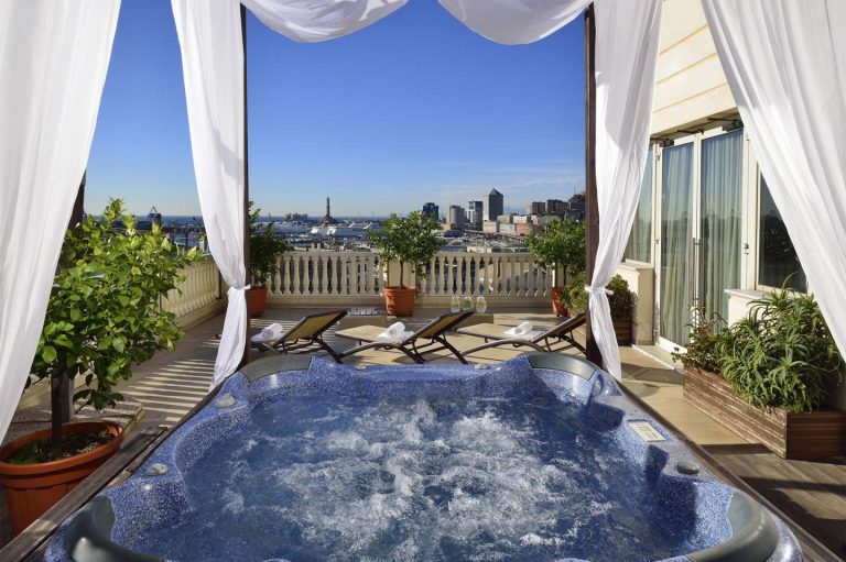 Luxury Rooftop Travel Jacuzzi Genoa