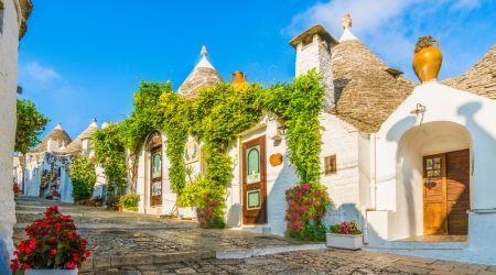 The,Traditional,Trulli,Houses,In,Alberobello,City,,Apulia,,Italy